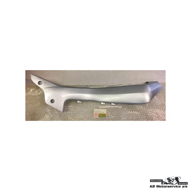 Keel cover,rh (silver #7l)	PGO G-Max