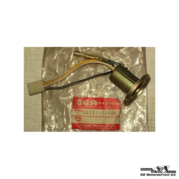 Socket,head lamp	DR400