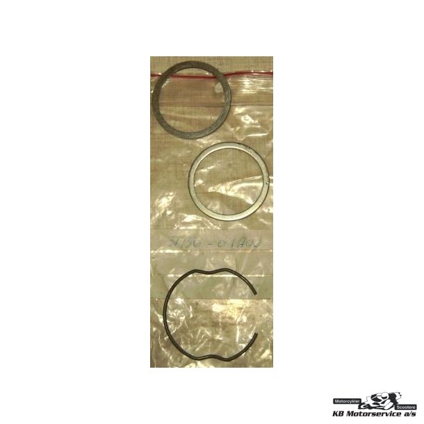 Ring,oil seal stopper	GT550, GS550, DR125