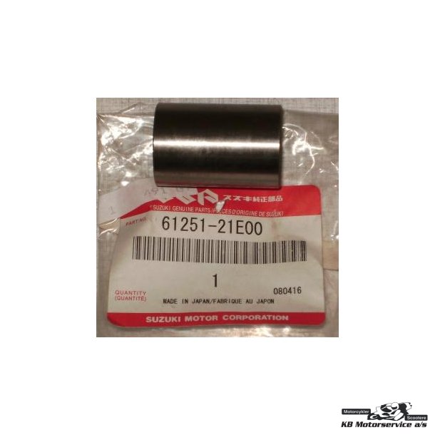 Spacer,rr swgarm pivot	RF600, GSF600, VZ800