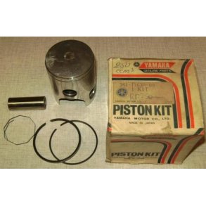 Piston kit STD RD250