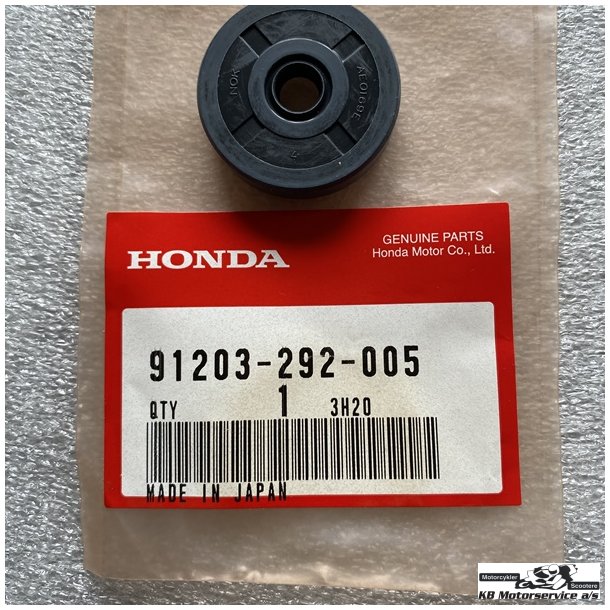 Honda Oil seal 8x34x8