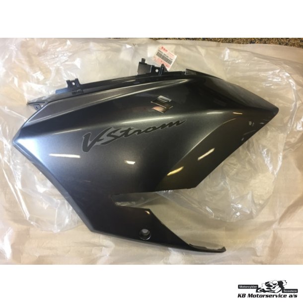 COWL ASSY, SIDE LH (GRAY) til DWG DL1000 K7/K8