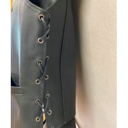 Ldervest sort med lynls og snrer