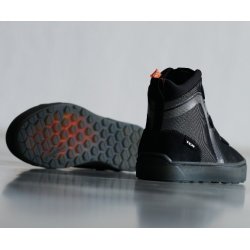 TCX Ikasu WP kort stvle. Dame