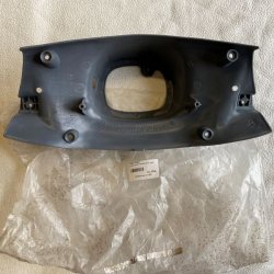 Underd�kning til styrskjold (d. grey) PGO 